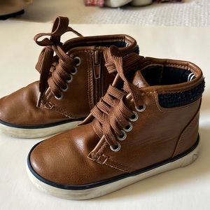 3/$15 Bundle: Náutica Boys Boots. Size 8.